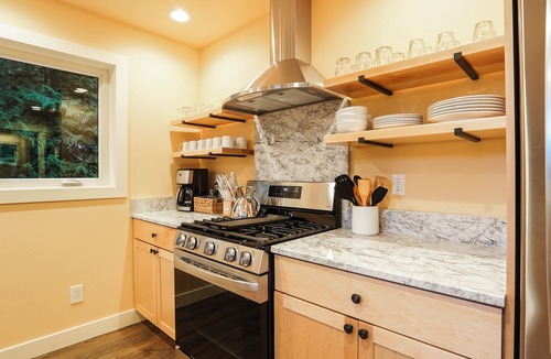 Warnick Cabin | Solara ~ Where Luxury Meets the Slopes: Brand New View Home