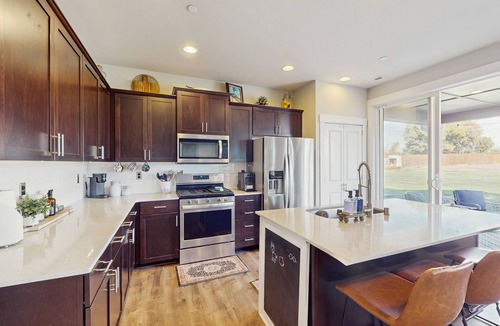 Ellensburg House | Spacious Dog Friendly home w/gas fireplace, large yard - close to town
