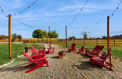 Ellensburg House | Spacious Dog Friendly home w/gas fireplace, large yard - close to town