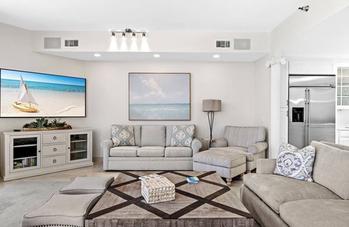 Destin Condo | Spectacular Beachfront Penthouse at Jade East Towers