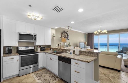 Destin Condo | Stress free 2BR Gulf front condo balcony views, great rate.