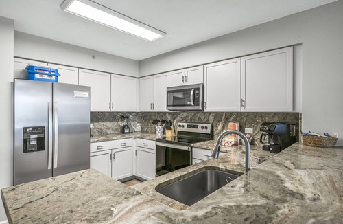 Destin Condo | Stunning 2BR Lakeview Condo, Steps from the Beach