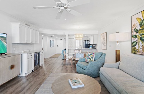 Destin Condo | ☀️Stunning Beachfront Condo with Gorgeous Views-2BR Emerald Towers 305☀️