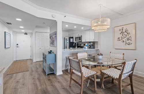 Destin Condo | ☀️Stunning Beachfront Condo with Gorgeous Views-2BR Emerald Towers 305☀️