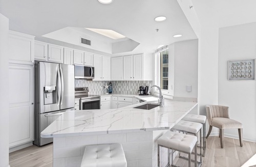 Destin Condo | Stunning, fully renovated 5 Star Beachfront Condo