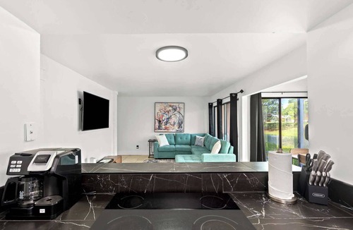 Destin Condo | Surf N Snooze-Central Destin-Pet Friendly
