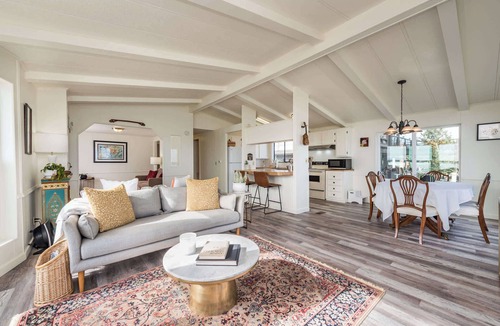 Sequim House | The Pink House - Dungeness Waterfront Home