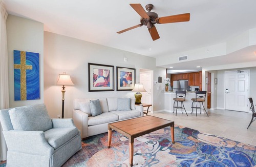 Destin Condo | Tropical beachfront getaway w/private balcony and amenities!