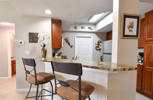 Destin Condo | Tropical beachfront getaway w/private balcony and amenities!