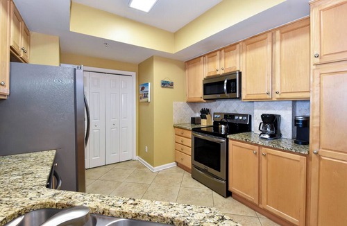 Destin Condo | Tropical, updated beachfront condo w/a private balcony!