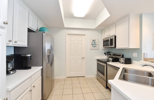 Destin Condo | Upscale, modernized beachfront condo w/private balcony! 💙🌺🌴