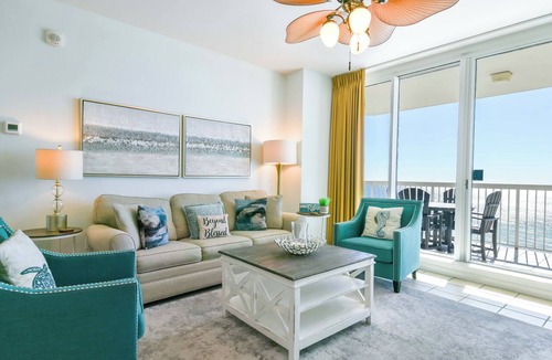 Destin Condo | Upscale, modernized beachfront condo w/private balcony! 💙🌺🌴