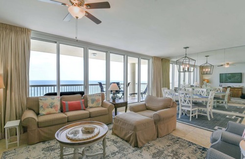 Destin Condo | Warm, welcoming beachfront condo w/private balcony! ☀️