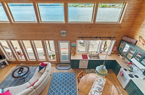 Shelton House | Waterfront, cabin- style home with breathtaking views of Skookum Inlet.