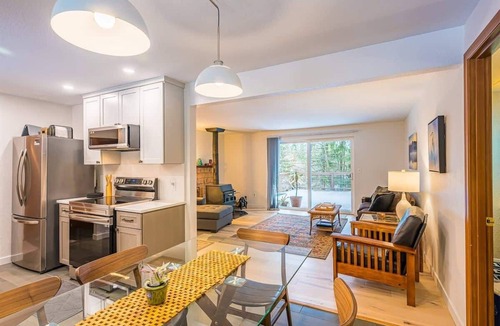 Port Angeles House | WS Paradise Tranquil Woodsy Escape with New Hot Tub