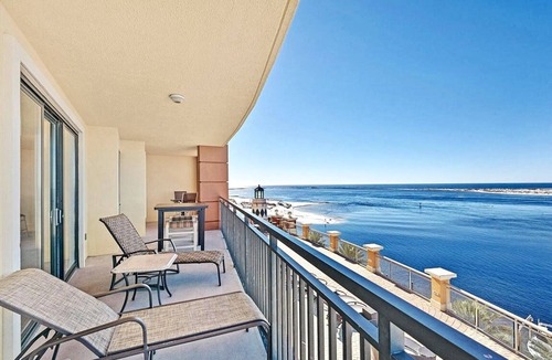 Destin Condo | Wyndham Emerald Grande - HUGE 3BR Plus - Big Savings! - 100 Reviews