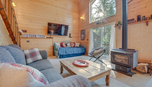 16 Mi to Christkindlmarkt: Cabin in Leavenworth!