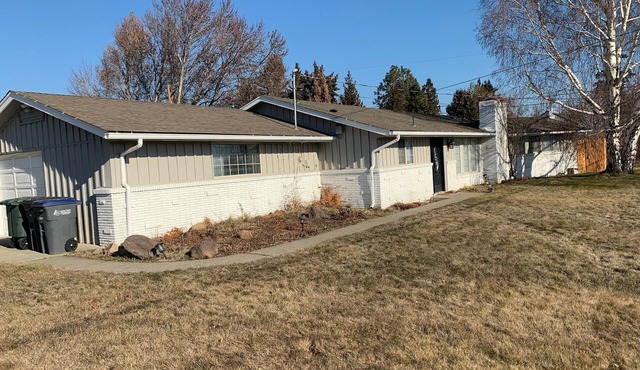 3-bedroom house in amazing Yakima with WiFi, AC