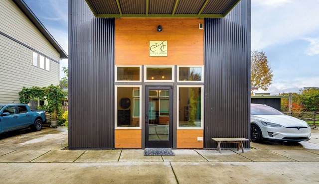3 Blocks to Dtwn! Cozy Sedro-woolley Retreat!