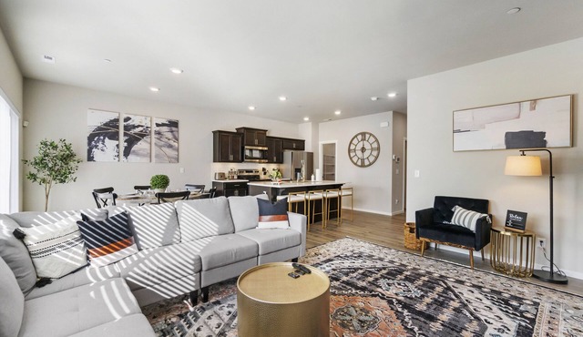 5 Bedrooms, Theater Room, Kid-Friendly, Perfect For Big Groups