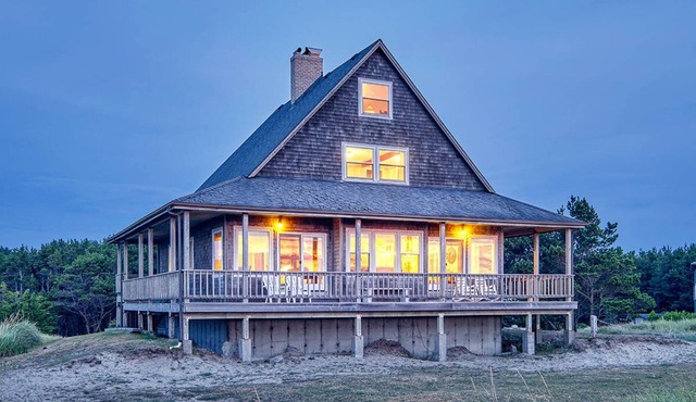 Amazing Ocean Views, Pets Ok, Beachfront, Xbox, 75" Theater (Weath)