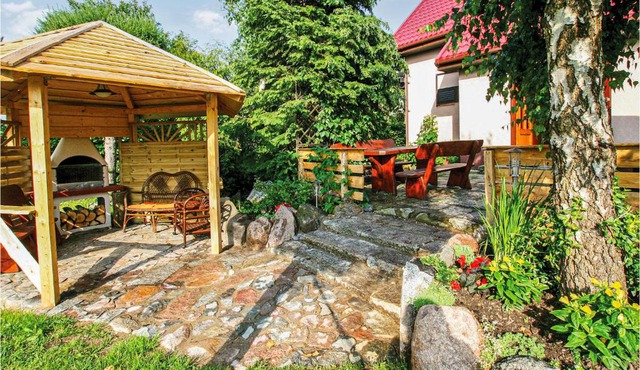 Beautiful Home In Wicko With Wifi