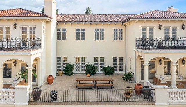 Chateau Wisteria - Luxury Villa with Theater, Garden & Panoramic Views
