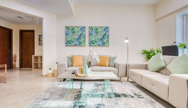 Cozy 2-Bedroom Apartment at Dubai Gate 2, JLT by Deluxe Holiday Homes