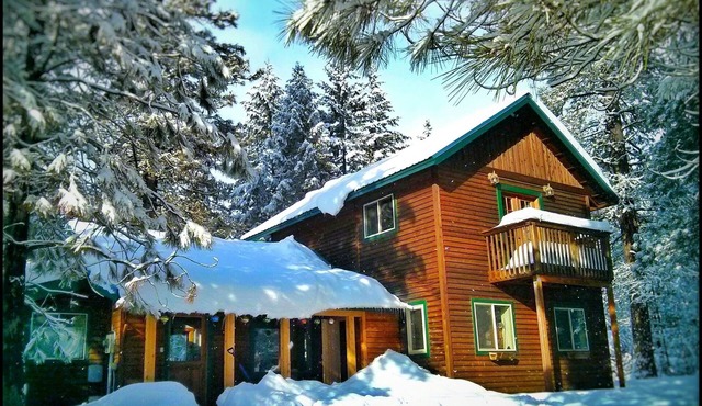 Entire Home and Covered Patio, Poofy's Paradise In Plain/Leavenworth