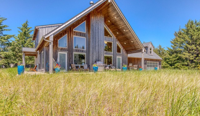Gated Community. Ocean View. Hot Tub. Peerless game room. WiFi 600/35