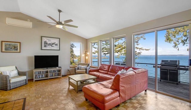 Impeccable views of the Sound complete with hot tub & pool table