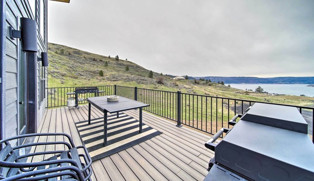 Modern Davenport Home w/Water View & Grill!
