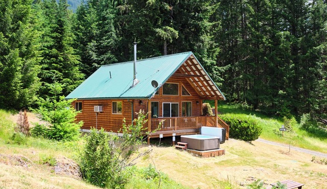 Mountain View Cabin, Hot Tub at White Pass Resort, Mt. Rainier