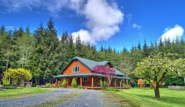Peaceful Retreat on 10 Acres < 7 Miles to La Push