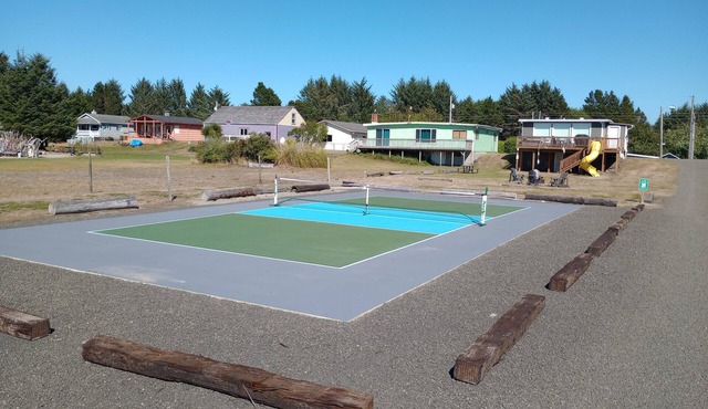PICKLEBALL, HOT TUB, Dogs Ok, Ocean View, Playset (SV1)
