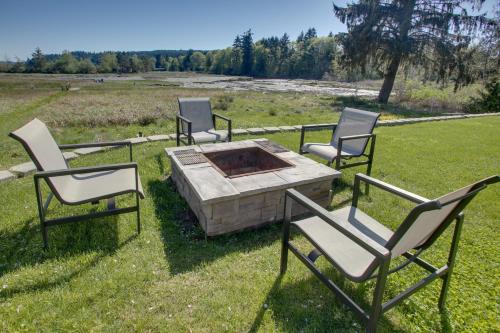 Puget Sound Views, 8.5 Acres! Luxury Outdoor Oasis
