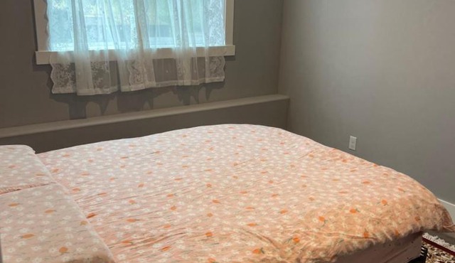 Rooms near Seatac airport on bus line