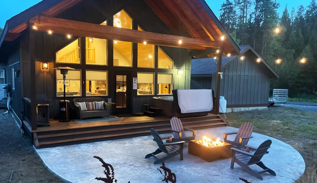 Snowshoe Inn - King Master - Hot Tub - Fire Pit - Trails - Community Pool