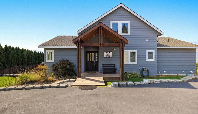Spacious Lakeview Retreat w/Hot Tub & Game Room!