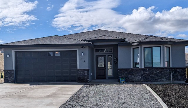 Spacious New Custom Home near Potholes Reservoir