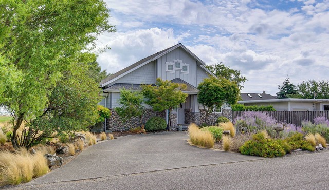 Steps to Beach: Home w/Hot Tub in Oak Harbor!