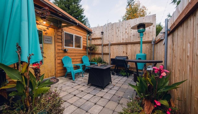 Studio - Handcrafted Studio with Patio Near Olympic National Park
