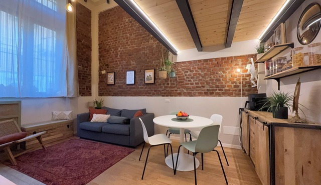 Stylish NoLo Loft: Workstation in 1910 Charm