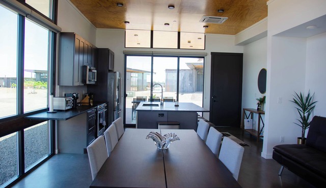 Suite Home @ Cave B - 2BR - Walk to the Gorge