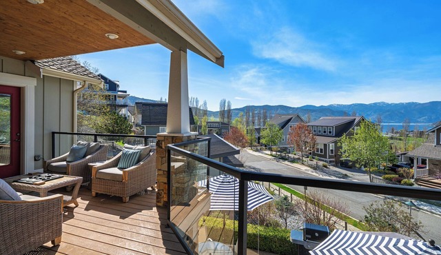 Uplake Perch at Chelan Lookout Vacation Rentals