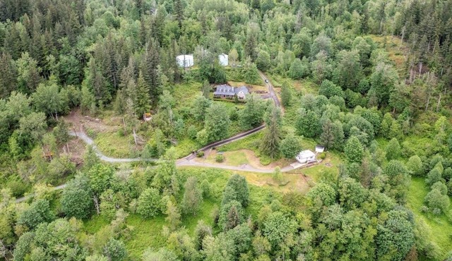 Valley View- best view, private acreage, ping pong