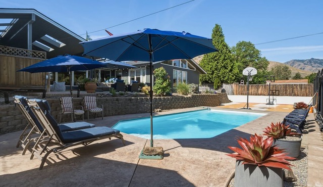 Wenatchee Rental | Pool+Hot Tub | Sleeps 8