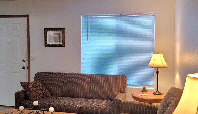 West Yakima - Clean - Safe - Overnight With Us #1