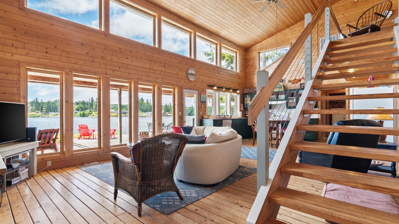 Photo of Livingroom in Shelton