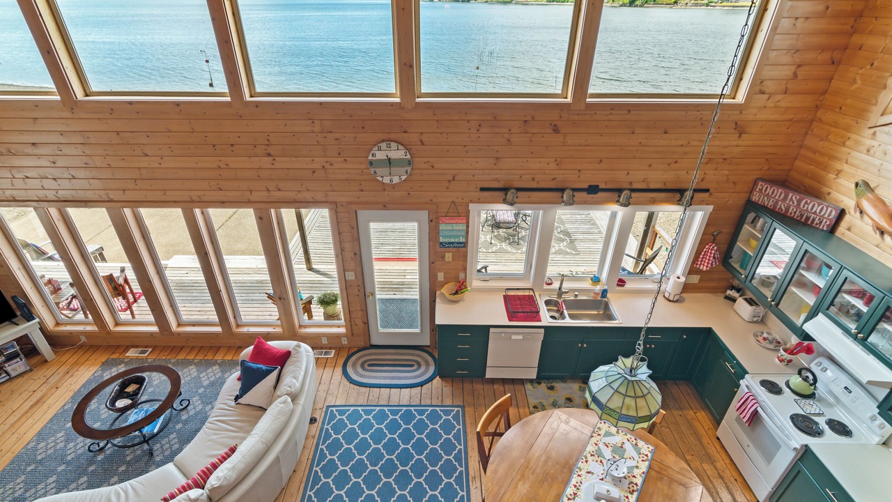 Photo of Livingroom in Shelton